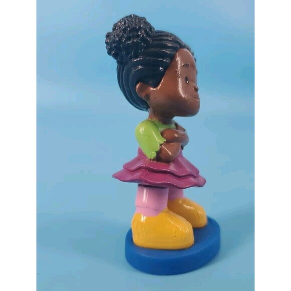 Koby Sprout Figure Girl Tessa Standing Appx  2.5" Plastic Yellow Shoes - Picture 5 of 8